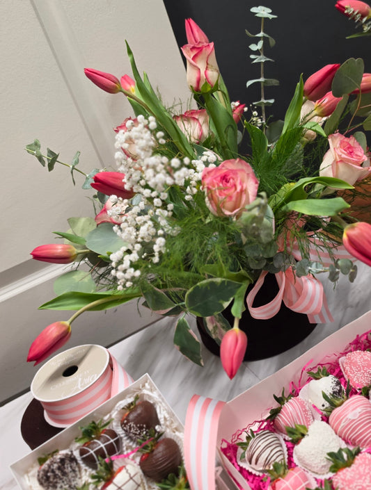 Sold out! Full package bundle fresh floral centerpiece, faux floral wreath and sweet treats bundle