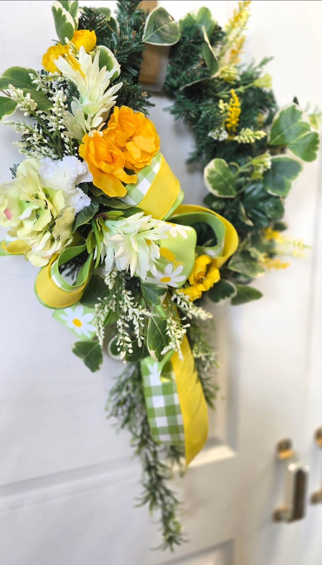 Sold out! Bundle faux floral wreath and sweet treats