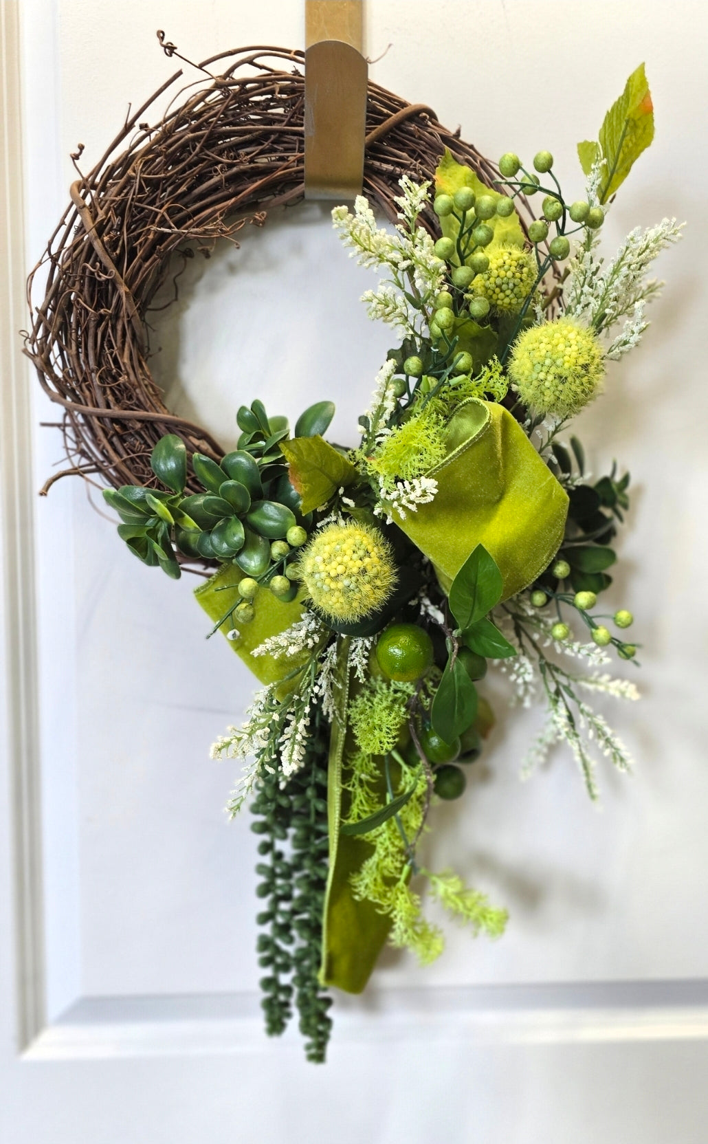 Sold out! Bundle faux floral wreath and sweet treats